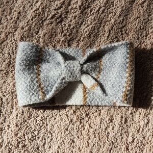 Reversible knit bow headband
